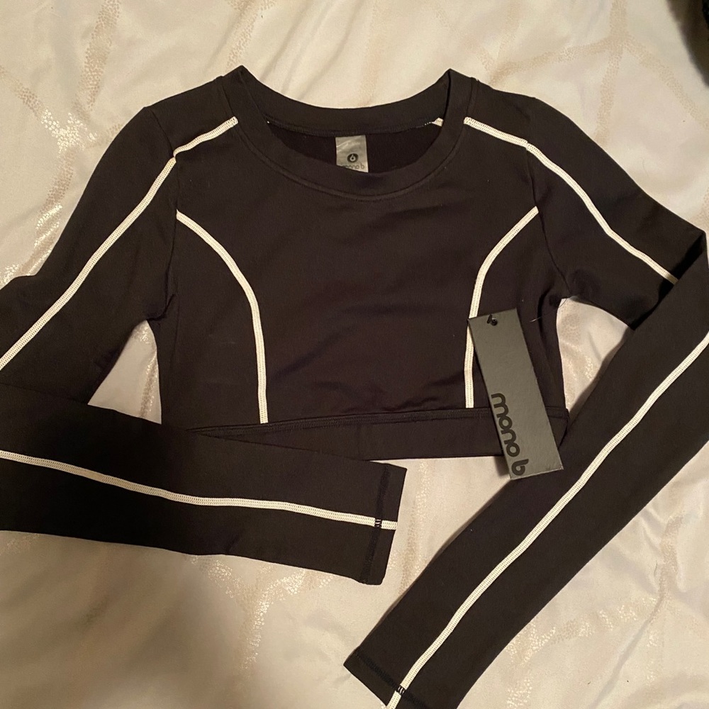 Mono b crop athletic top